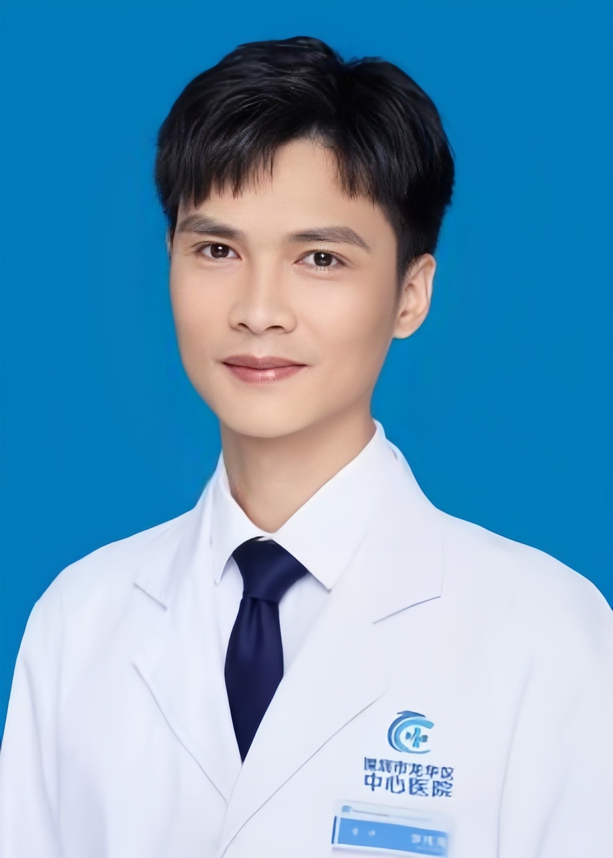 ​主治医师 李伟龙