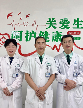 操亚林家医团队