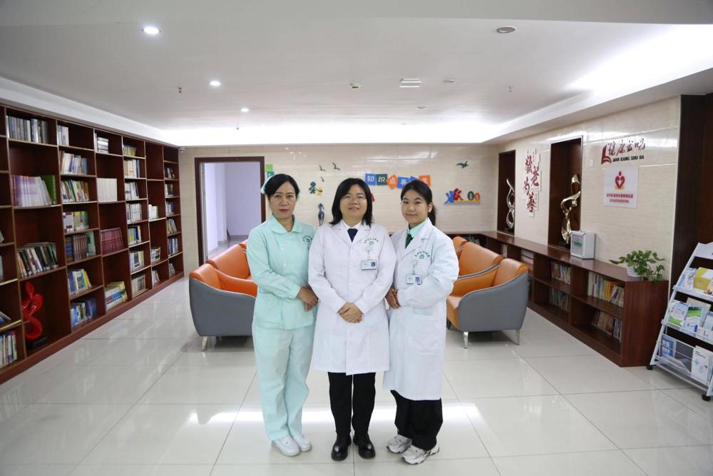  黄利兰家医团队