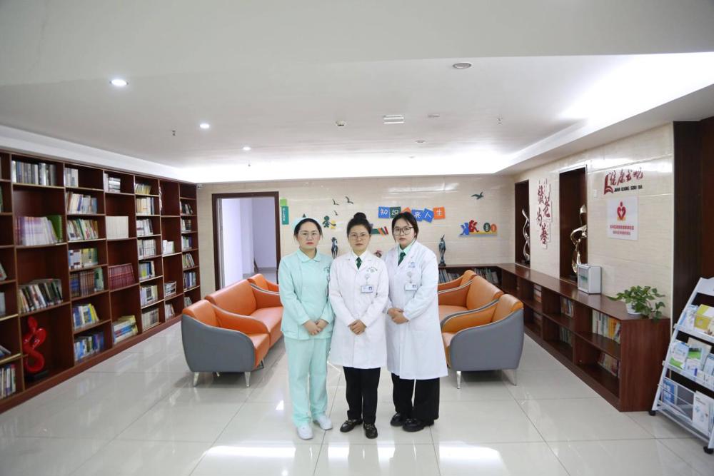  阳素南家医团队